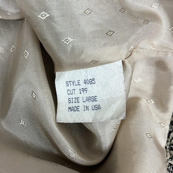 Tweed crop blazer size Large - Picture 6 of 7